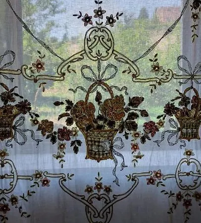 Casa Di Campagna Il Melo Tra Vigne E Noccioli. Casa vacanze Cigliè