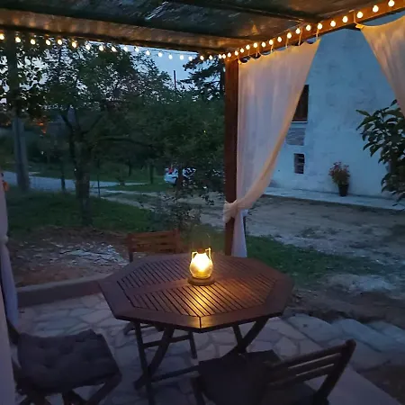 Casa vacanze Casa Di Campagna Il Melo Tra Vigne E Noccioli.